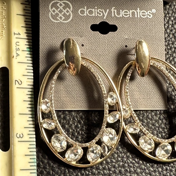 NWT Daisy Fuentes Oval Hoop CZ Earrings  2 1/2” - Picture 2 of 3